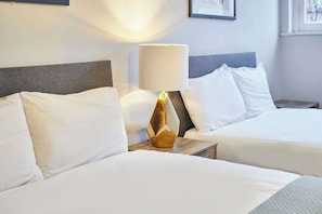 Iron/ironing board, WiFi, bed sheets - Host & Stay | Apartment 9, Stanley Street (Liverpool)
