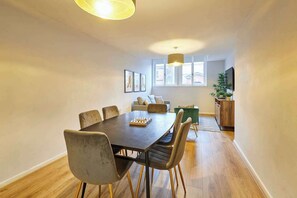 Dining - Host & Stay | Apartment 9, Stanley Street (Liverpool)