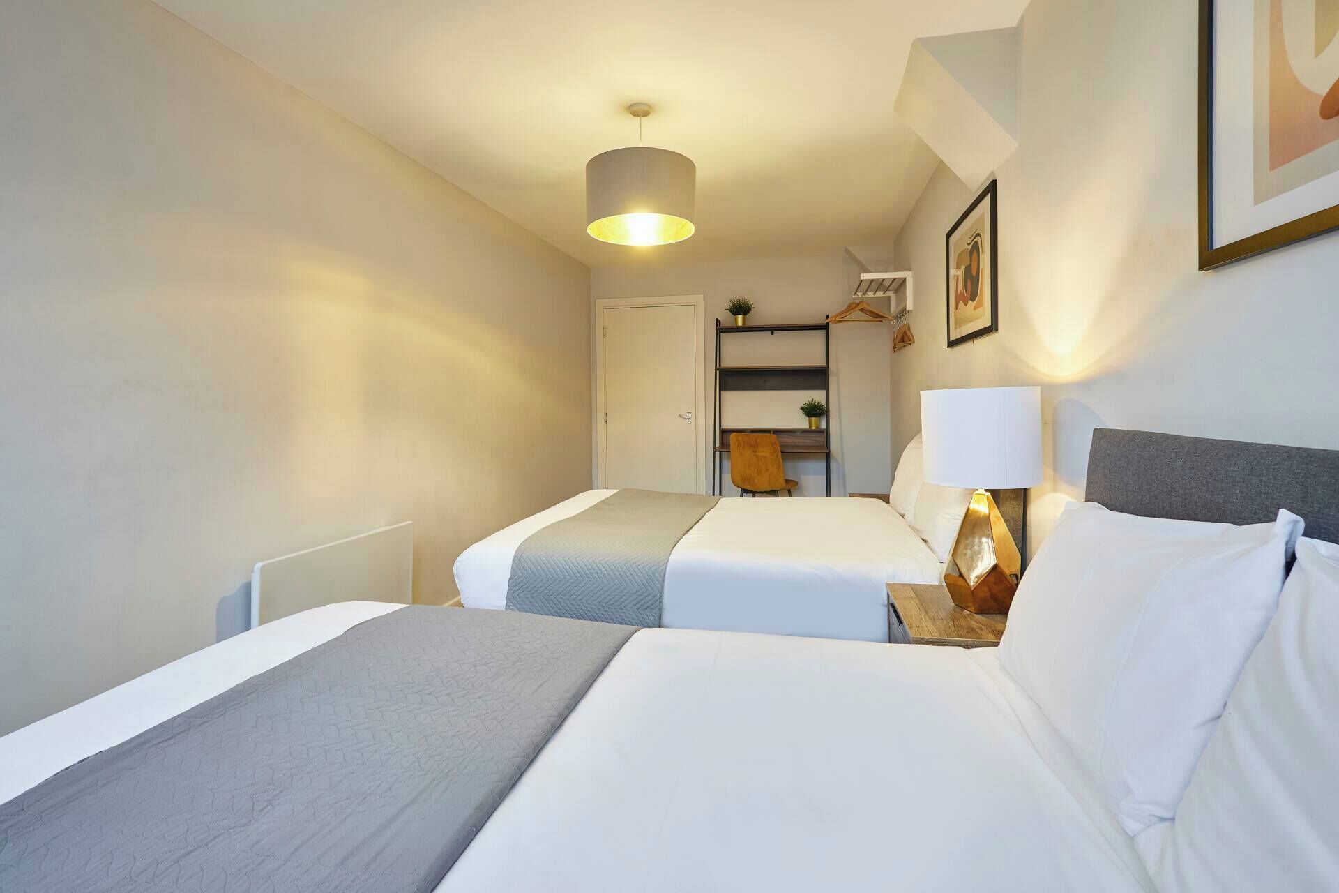 アイロン / アイロン台、WiFi、ベッドシーツ