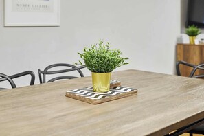 Dining - Host & Stay | Apartment 10, Stanley Street (Liverpool)
