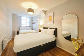 Iron/ironing board, WiFi, bed sheets - Host & Stay | Apartment 10, Stanley Street (Liverpool)