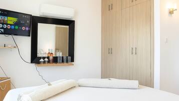 Shared Dormitory, 1 Bedroom, Smoking, Balcony | 1 bedroom
