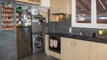 Shared Dormitory, 1 Bedroom, Smoking, Balcony | Interior