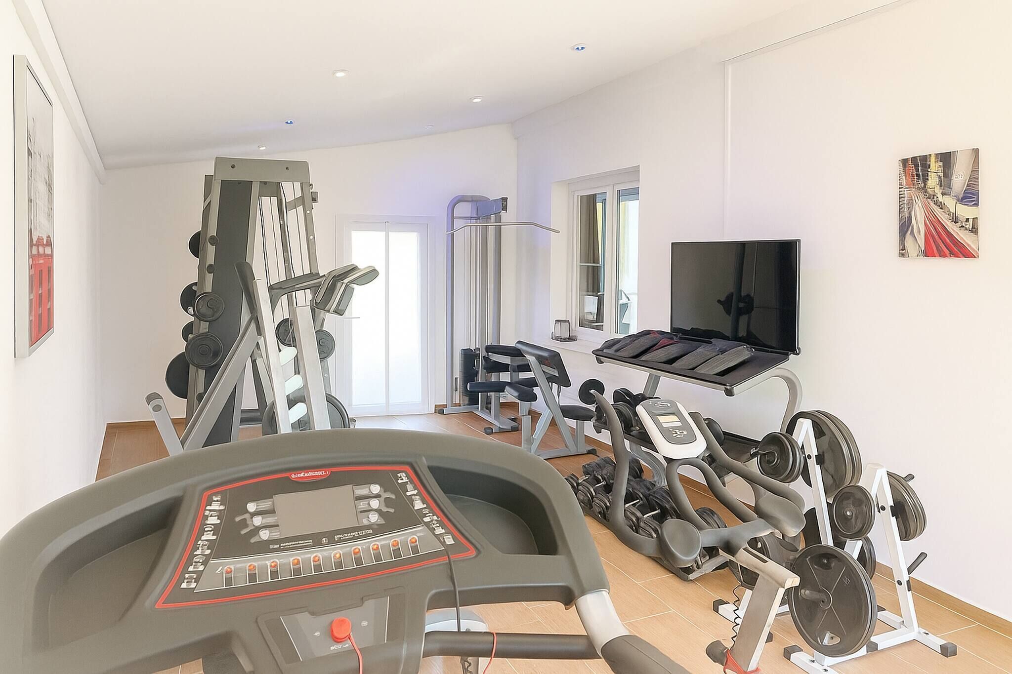 Shared Dormitory, 1 Bedroom, Smoking, Balcony | Fitness studio