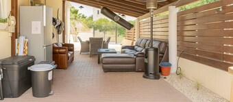 Room-modern Room Sea View in Villa With