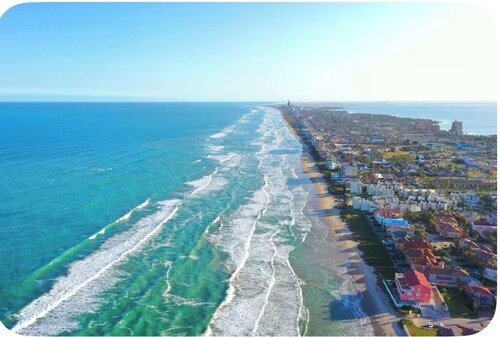 Welcoming townhome in Laguna Vista perfect for your next getaway