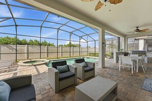 Outdoor dining - 1804 Solara 22 guests 9BDRS summer kitchen pool (Kissimmee)