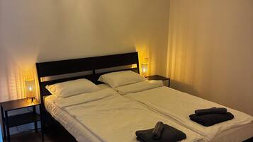 1 Schlafzimmer, Reisekinderbett, kostenloses WLAN, Bettwäsche