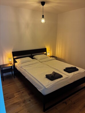 1 Schlafzimmer, Reisekinderbett, kostenloses WLAN, Bettwäsche