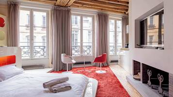 Ferros/tábuas de passar roupa, Wi-Fi, roupa de cama