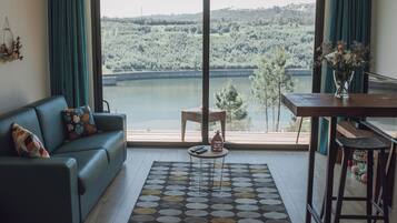 舒適獨棟房屋, 1 張標準雙人床和 1 張沙發床, 陽台, 花園景觀 | 起居區