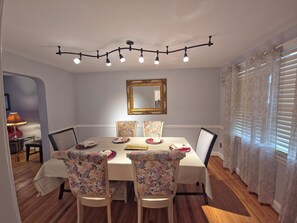 Dining - Chic Towson Townhome: 3BR, Bonus Suite, Deck, Free Parking - 15 Min to Baltimore (Towson)