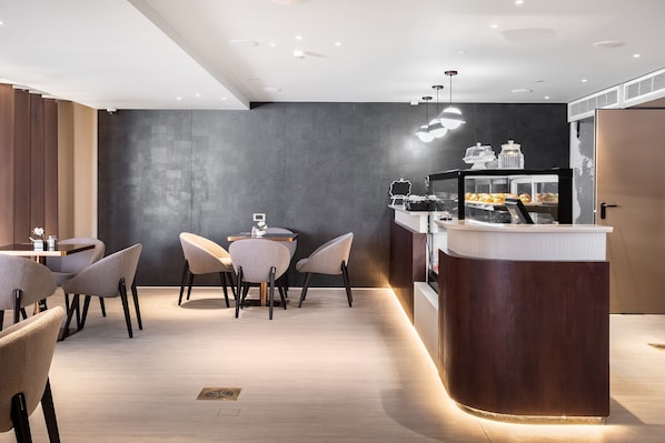 Dining - Modern Eilat Escape with Heated Pool (Eilat)