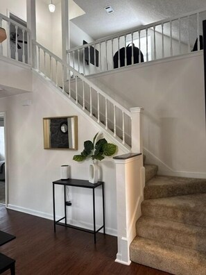 Interior - Comfy 3-bedroom/2-bath home at the end of a cul-de-sac with all you need. (Tallahassee)
