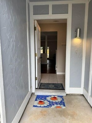 Exterior detail - Comfy 3-bedroom/2-bath home at the end of a cul-de-sac with all you need. (Tallahassee)