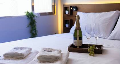 Moderno no Gonzaga a 400m da praia c AC