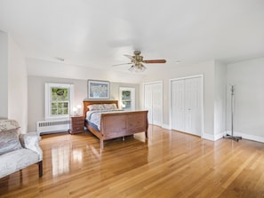 4 bedrooms, desk, iron/ironing board, WiFi - Historic 4BR/3.5BA Home near Villanova — Private Garden & Peaceful Stay
 (Villanova)