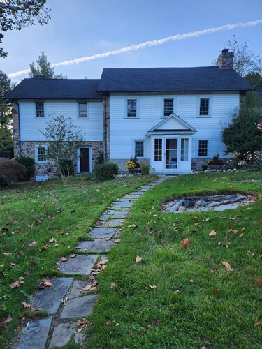 Historic 4BR/3.5BA Home near Villanova — Private Garden & Peaceful Stay
