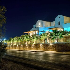 Property grounds - Safrani Suites (Santorini)