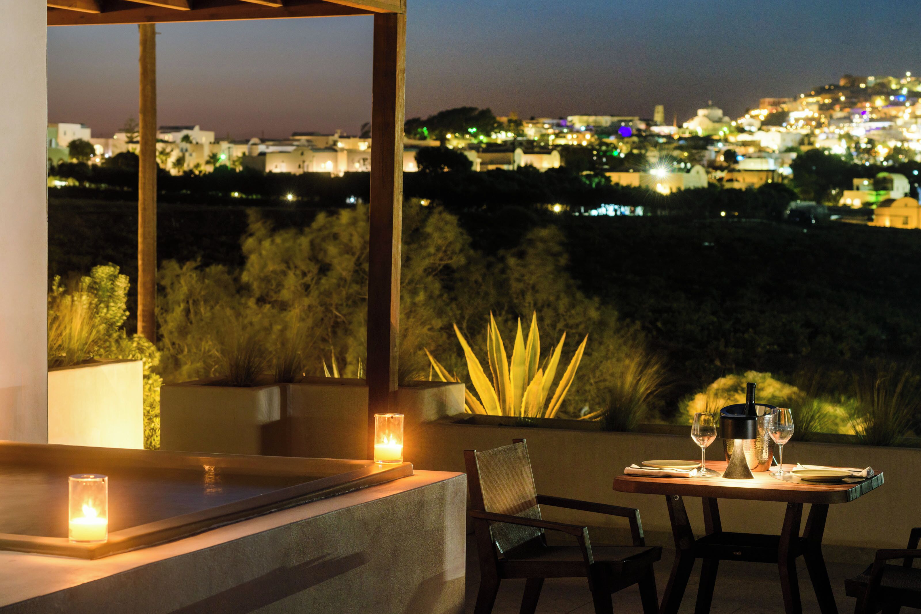 Panorama Room with Outdoor Hot Tub and Sea View | Pemandangan dari bilik