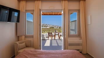 Classic Double or Twin Room | Blackout curtains, iron/ironing board, free WiFi