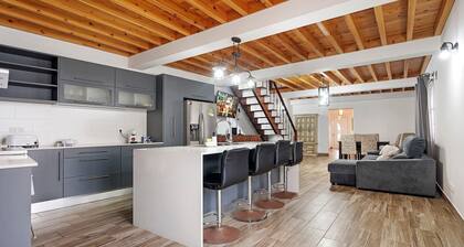 Villa 'Windmill Beach House' with Sea View, Wi-Fi and Air Conditioning