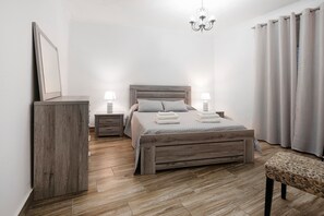 Ferros/tábuas de passar roupa, Wi-Fi, roupa de cama