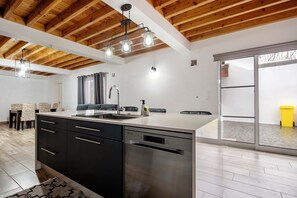 Interior - Villa 'Windmill Beach House' with Sea View, Wi-Fi and Air Conditioning (Ribeira Grande)