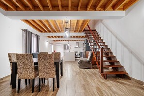 Interior - Villa 'Windmill Beach House' with Sea View, Wi-Fi and Air Conditioning (Ribeira Grande)