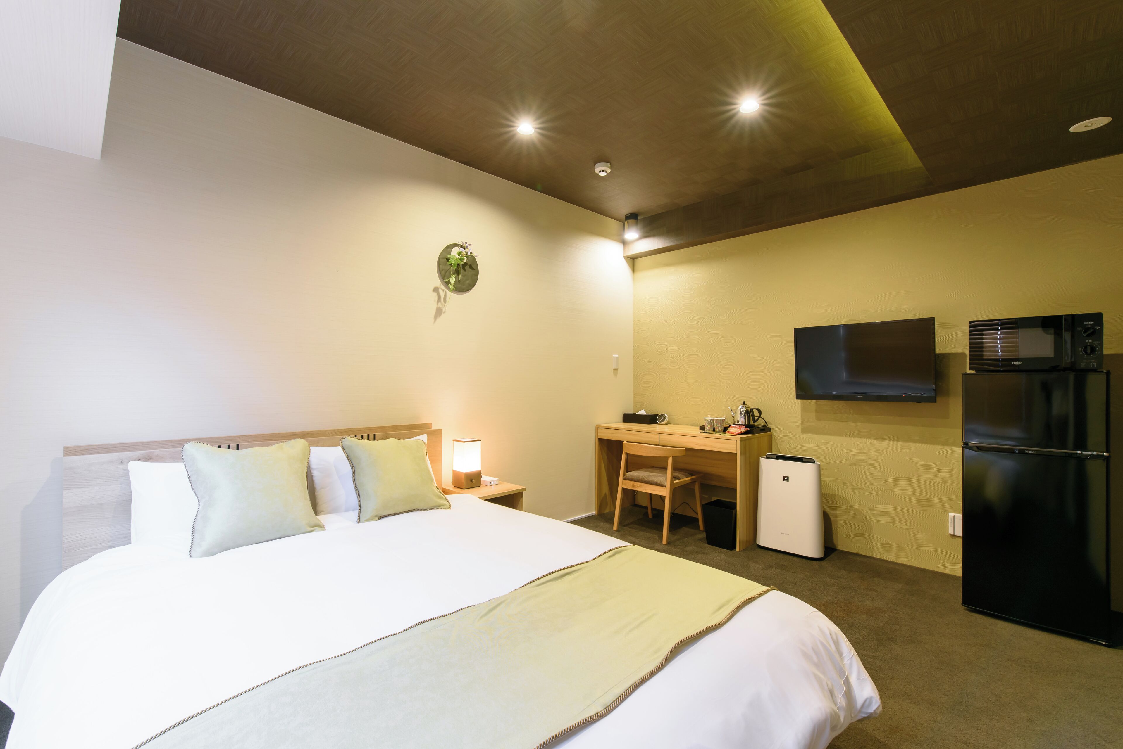 Standard Double Room, 1 Queen Bed, Private Bathroom | Free WiFi
