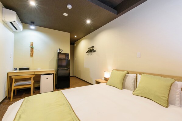 Chambre Double Standard, 1 grand lit, salle de bains privée | Wi-Fi gratuit
