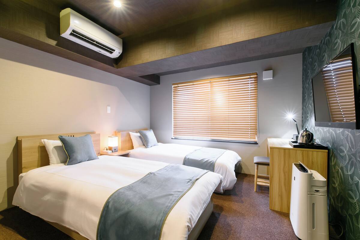 Standard Twin Room, 2 Katil Bujang (Single), Private Bathroom | Wi-fi percuma 