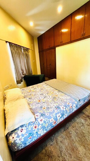Luxury Villa, Sea View | Desk, free WiFi - The Tides Inn (Chennai)