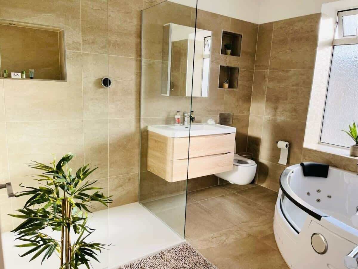 Douche, sèche-cheveux