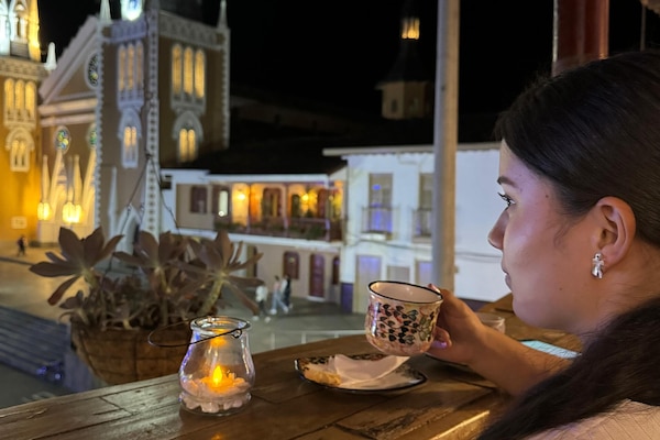 Family Room, Balcony, City View | Pemandangan balkoni