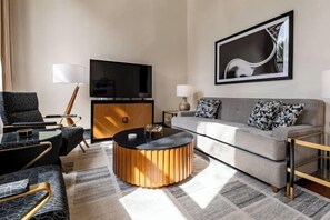 Room - 2BR Sweeping Downtown Views & Walk to Bourbon The Mayfair (New Orleans)