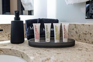 Room - 2BR Sweeping Downtown Views & Walk to Bourbon The Mayfair (New Orleans)