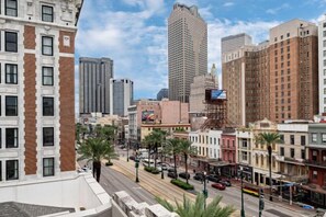 Room - 2BR Sweeping Downtown Views & Walk to Bourbon The Mayfair (New Orleans)