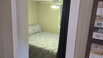 Desk, free WiFi, bed sheets