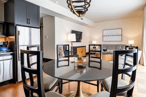 Room - 2BR Iconic Penthouse Living + Private Patio The Mayfair (New Orleans)