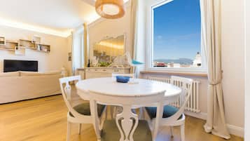 Suite Deluxe, vue port | Wi-Fi gratuit, accès pour personnes à mobilité réduite