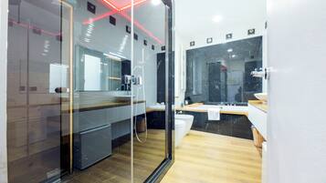 Suite, Garden View | Bathroom