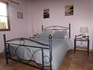 Iron/ironing board, WiFi