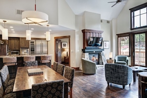 Dining - Luxe 4BR Condo w/ Fireplace | Slopeside Location (Breckenridge)
