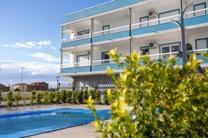 Seasonal outdoor pool - Sea Apartment (Nocera Terinese)
