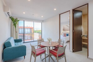 舒適加層、遮光布/窗簾、免費無線上網、床單
