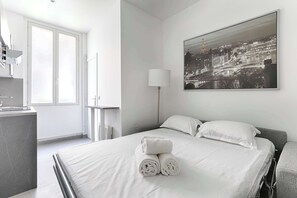 Bügeleisen/Bügelbrett, Reisekinderbett, WLAN, Bettwäsche
