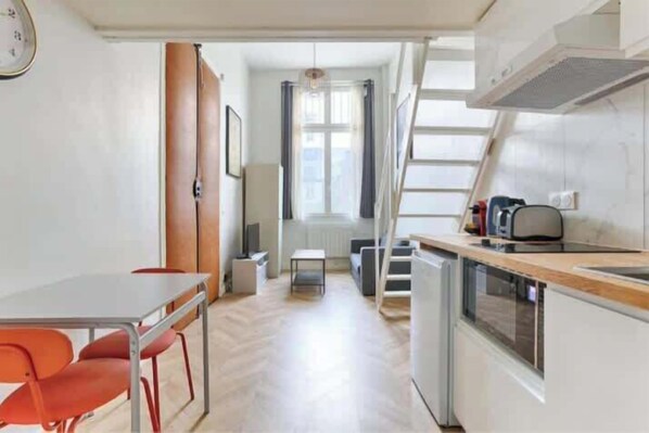 Interior - Appartement Mezzanine au coeur de Batignolles (Paris)