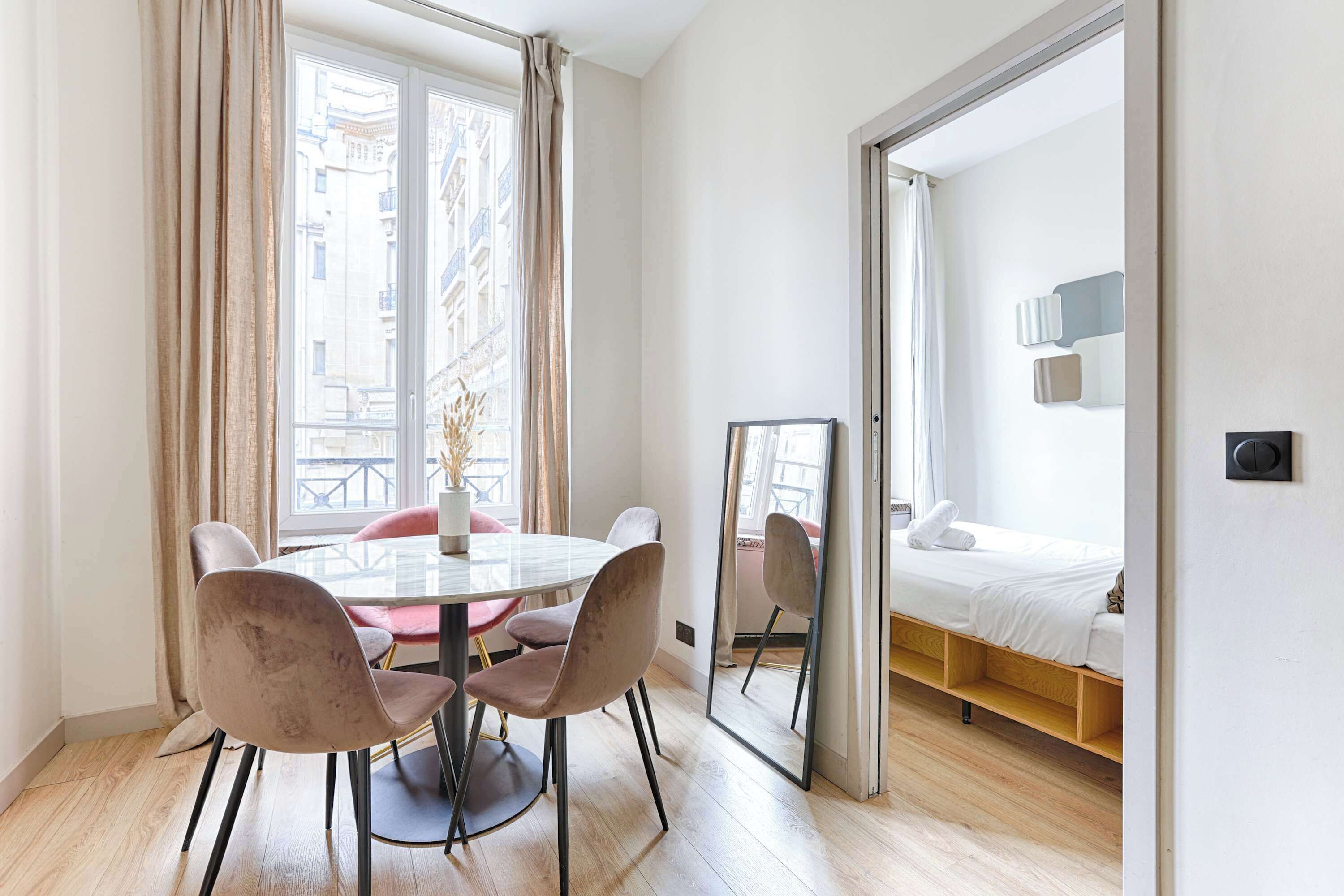 Iron/ironing board, travel crib, WiFi, bed sheets