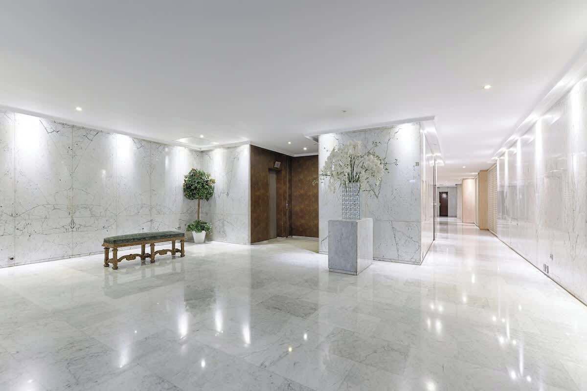 المنشأة من الداخل